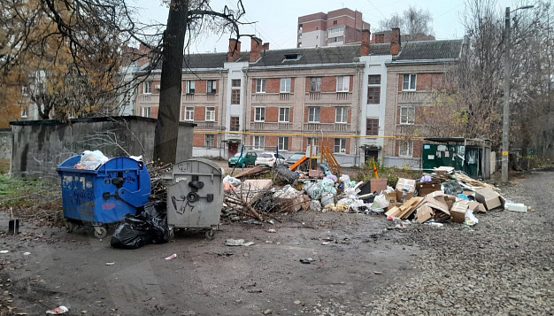 В Иванове на Багаева образовалась стихийная свалка